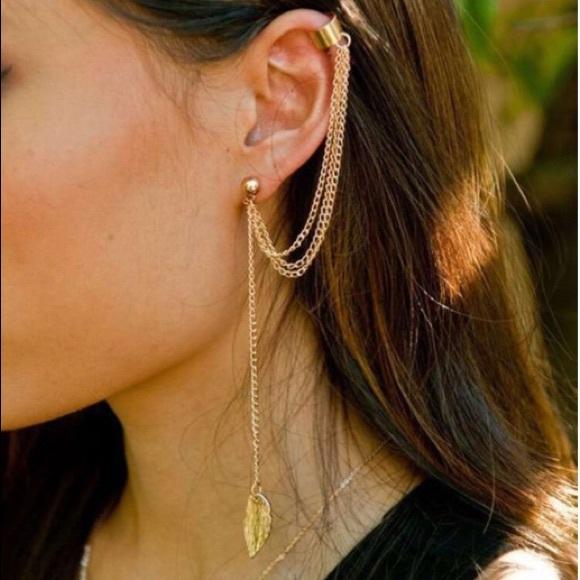 🌸2/$28 OR 🌺3/$33 Gold Leaf Ear Chain & Cuff - Picture 1 of 4